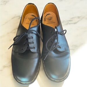 Dr. Martens Original Leather Black Oxfords 12” heel to toe Please Measure